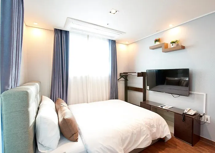 The Port Hotel 2*